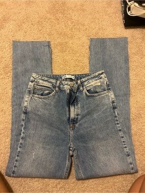 Zara Light Blue Straight-Leg Women’s Jeans